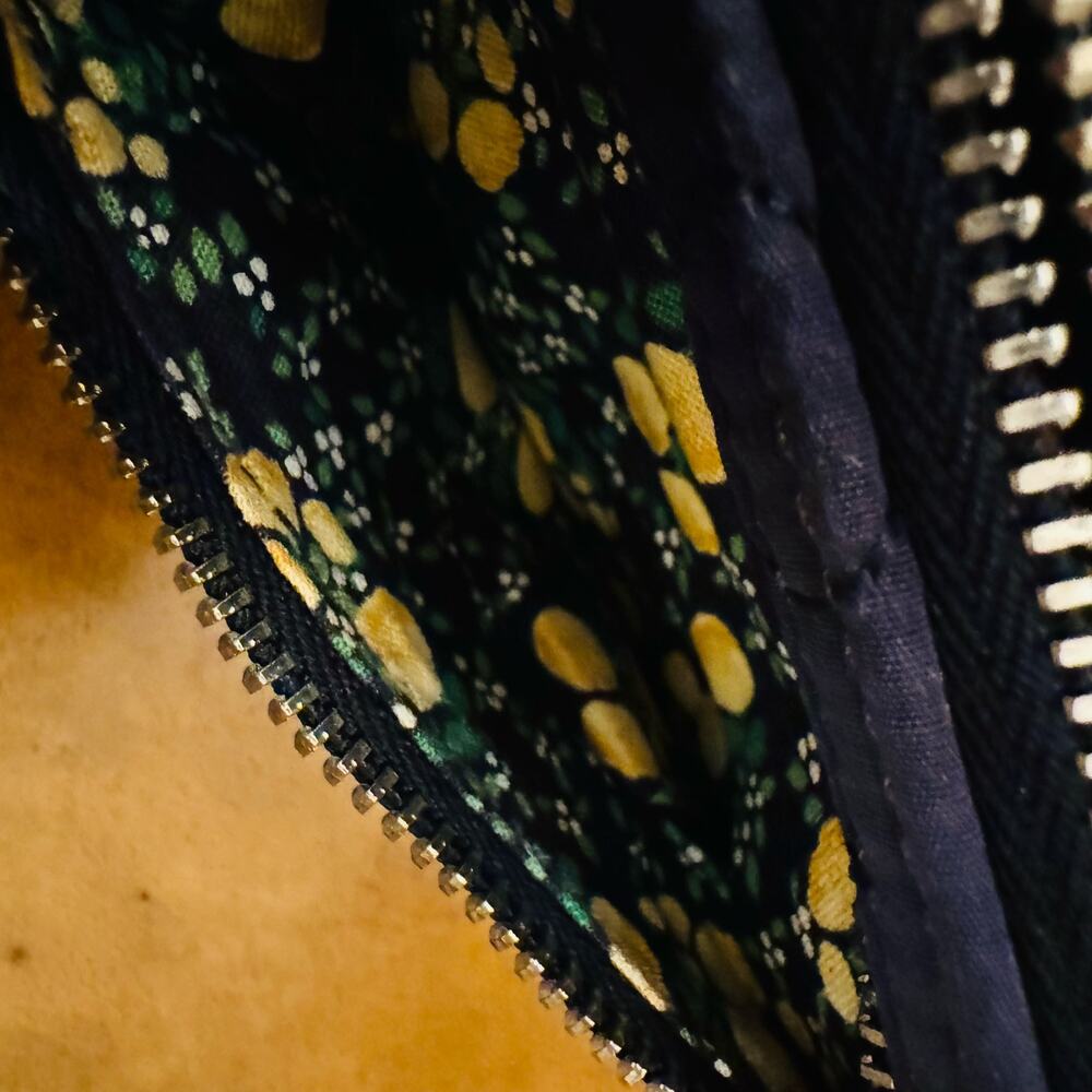 Vera Bradley Navy Quilted Flap Trifold Wallet Wristlet - Picture 10 of 10